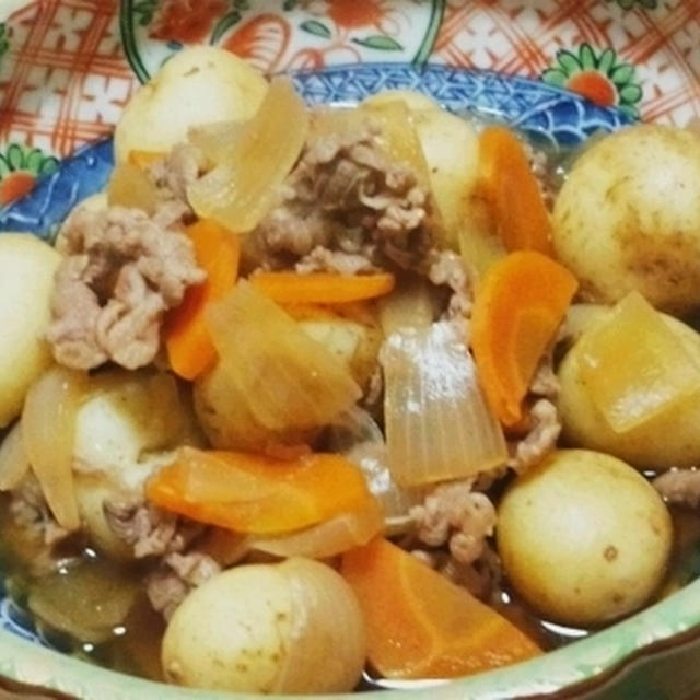 新じゃがで肉じゃが