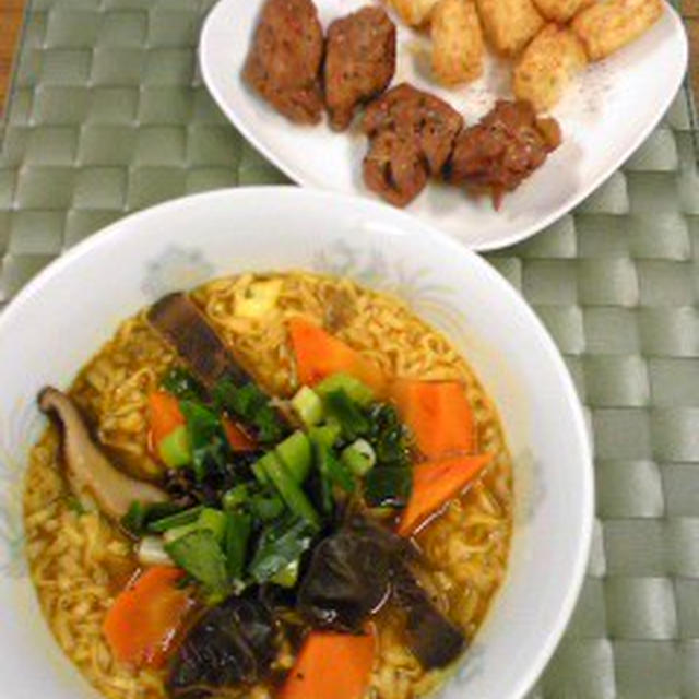 カレー麺とスパイシィ・チキン