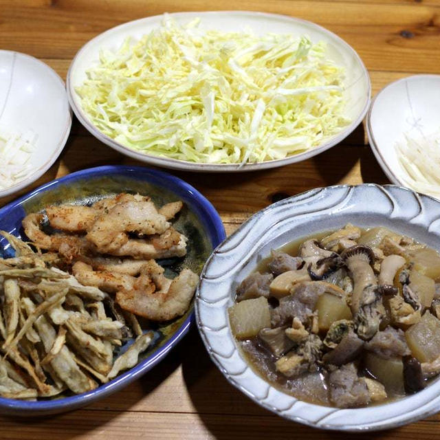 広島県産牡蠣入り煮もの、ゴボウと豚肉のから揚げほか。