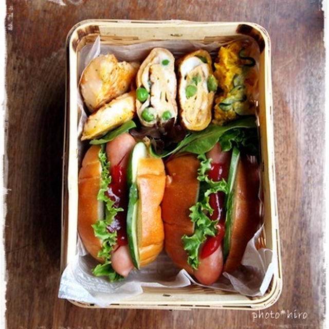 ロールパンでホットドック弁当