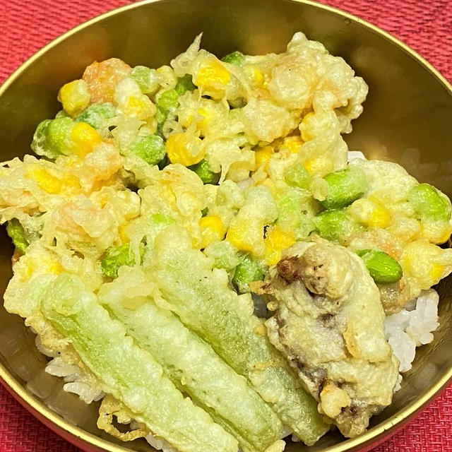 薬膳ってなぁに？今日は才覚を発揮できる天丼がラッキー、フキ入りかき揚げ天丼で薬膳！