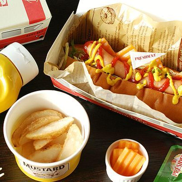 100均のBOXが可愛い♡アメリカンホットドッグ弁当