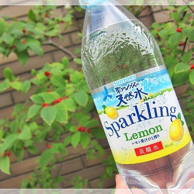新発売♪南アルプス天然水 スパークリング レモンと SMAP ラップサラダ