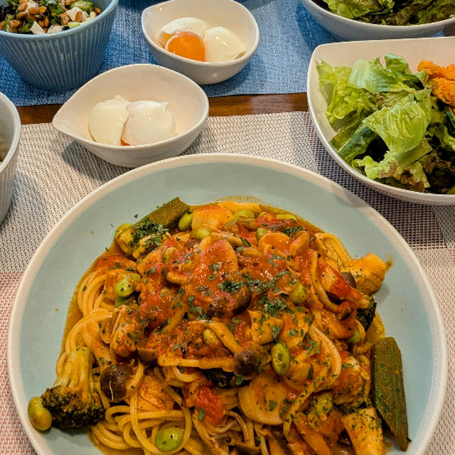 シーフードミックストマトソースパスタ