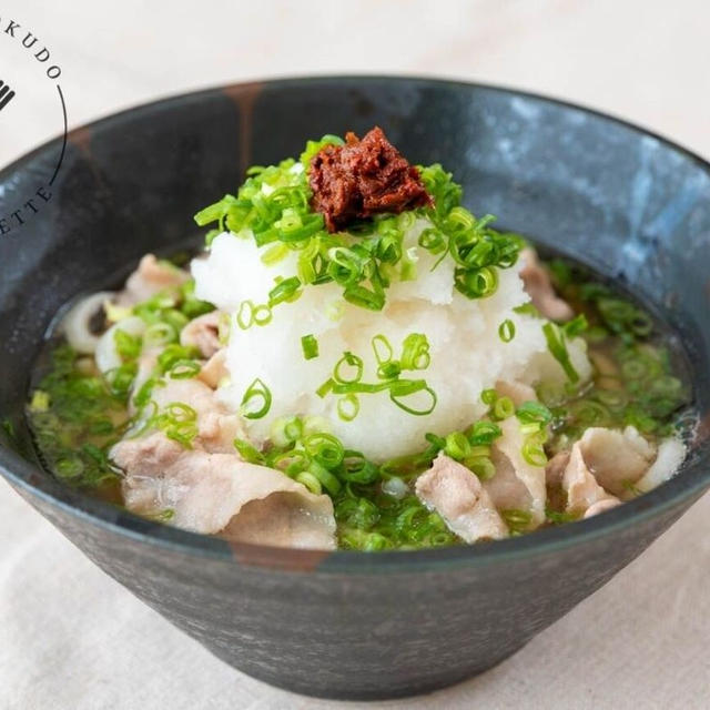 暑い日でもさっぱり♪豚塩おろしうどんのレシピ・作り方