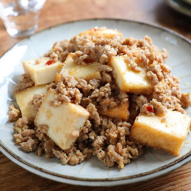 ピリ辛味噌味でご飯がすすむ！厚揚げの香味みそそぼろ炒め