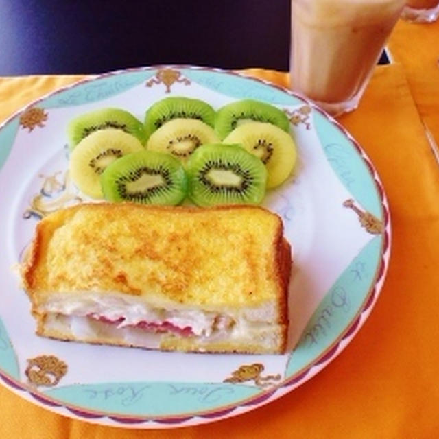 ホットサンドとフレンチトーストをいちどに。♪～♪