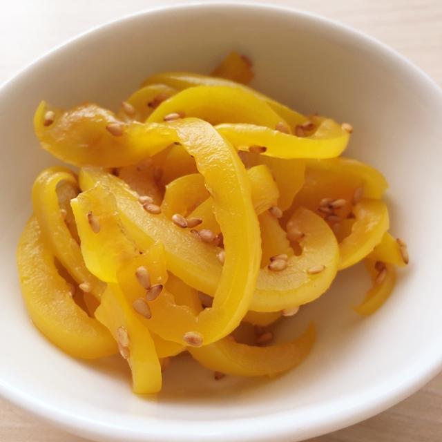 パプリカの胡麻和え