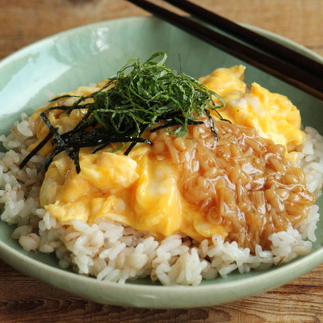 簡単お昼ごはん★玉子なめたけ丼ぶり