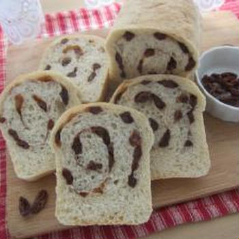 カルダモン香る🎵シナモンレーズン食パン🍞