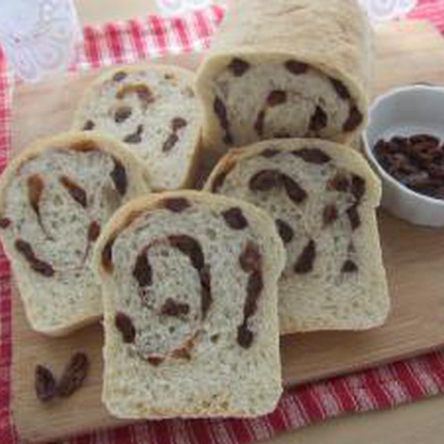 カルダモン香る🎵シナモンレーズン食パン🍞