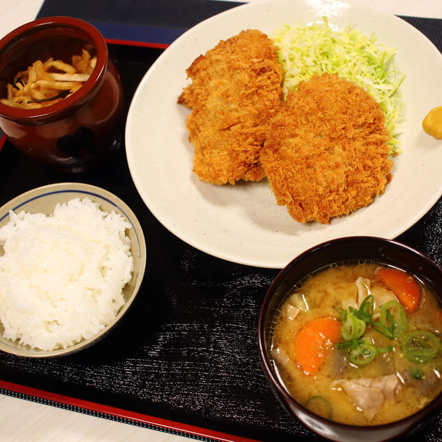 豚汁定食♪　～かつやの人気メニュー～