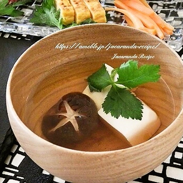 手巻き寿司の味を引き立てる☆【椎茸と豆腐のすまし汁】