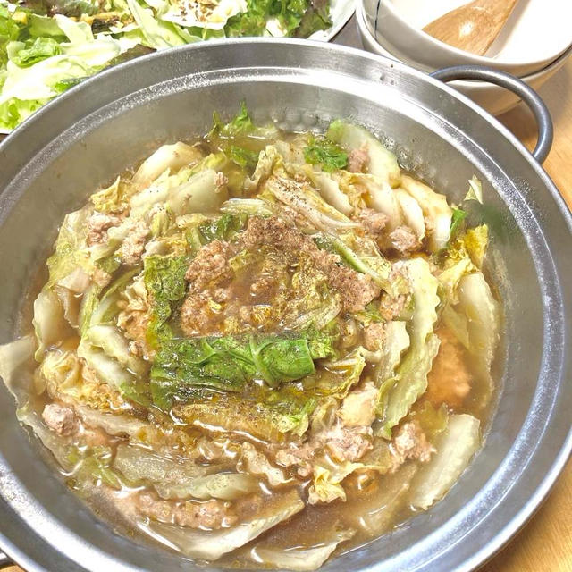 簡単で身体温まる☆白菜とひき肉の左官鍋