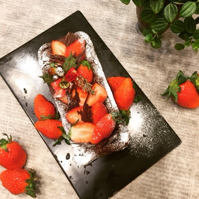 今年のクリスマスケーキは・・12台作りました！！