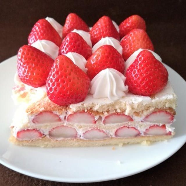 いちごたっぷりのショートケーキ By Puyomeさん レシピブログ 料理ブログのレシピ満載