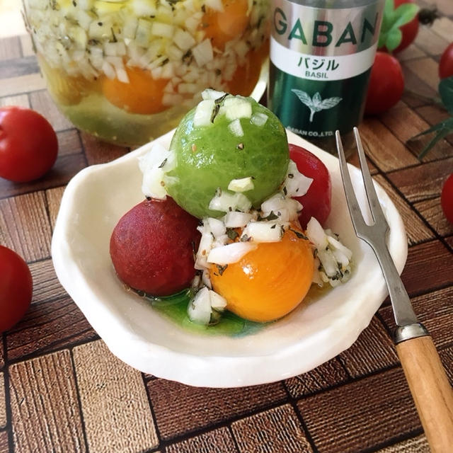 すし酢で簡単に＊爽やかトマトマリネサラダ[スパイス大使]/1番果を摘果