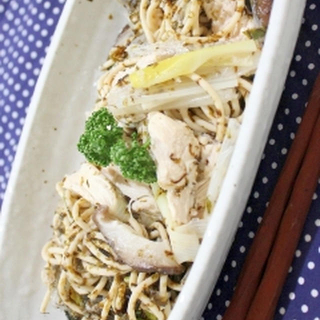 【糖質制限】鶏肉と海苔佃煮のガーリックパスタ
