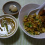 鶏のから揚げと豚かぶスープとネギと卵の炒飯