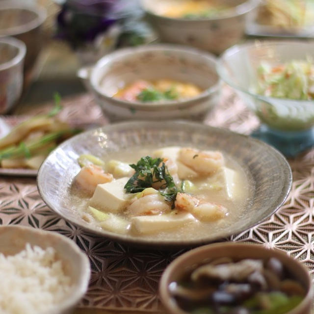 とろけるお豆腐と海老の白い麻婆豆腐。と　献立。と　おおみそかと教授