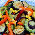 夏野菜の黒酢餡サラダと新聞に掲載のお料理、冷たいワンタンスープで♡♡♡