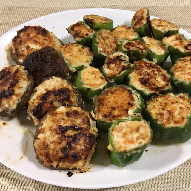 ピーマンの肉詰め焼き♪ 春雨サラダ♪