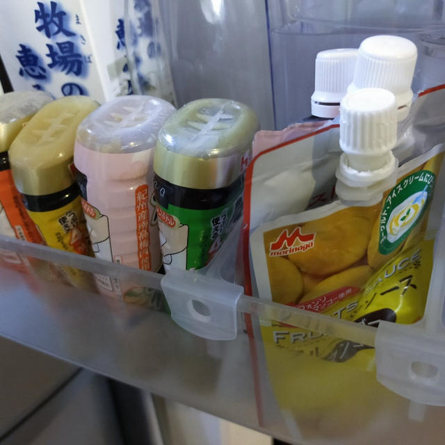 冷蔵庫のドアポケットを200円でスッキリ整頓してみました＼(^o^)／