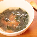 ワカメと梅干の中華スープ　（包丁いらずの　ちぎり野菜レシピ）