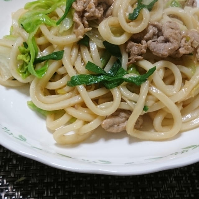 味付けは、オイスターソース一本！！簡単スタミナ焼きうどん