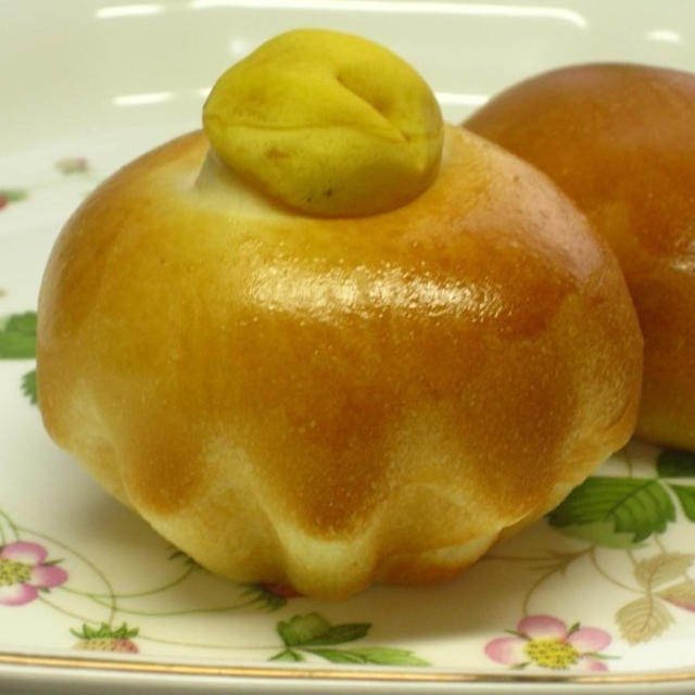 栗のクリームパン♪