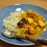 オリジナルカレーパウダーで野菜とチキンのカレー♪