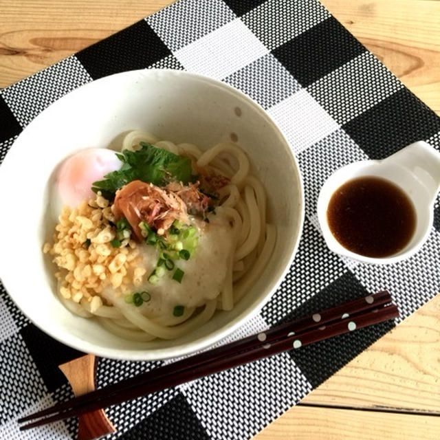 何かいいのないですか？ と さっぱり〜♡とろろ梅の温玉のっけうどん♪