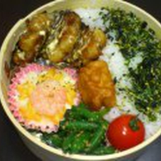 鶏つくね弁当。