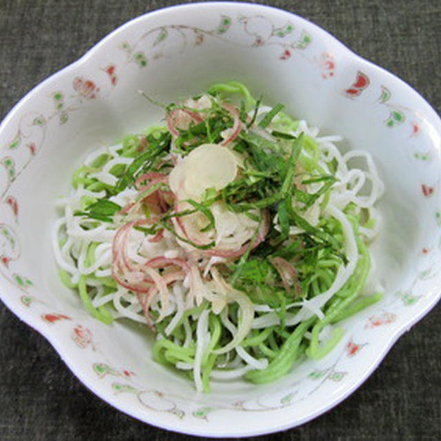 魚そうめん、香味野菜載せ