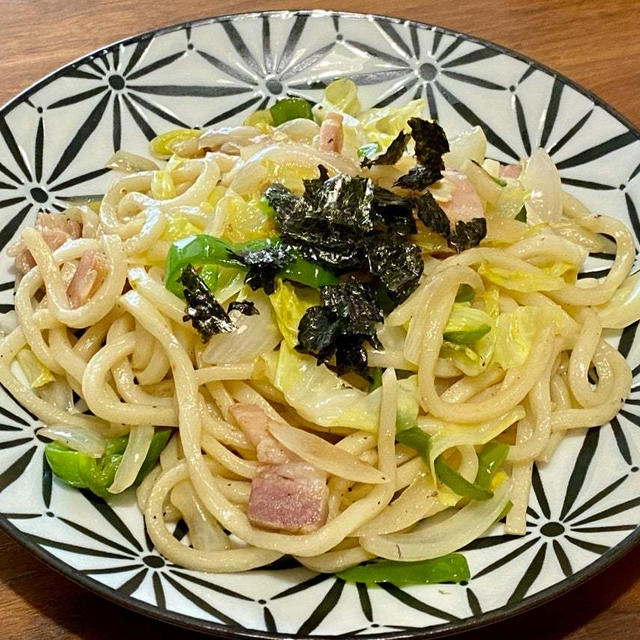 焼きうどんは醤油味がオススメです♪