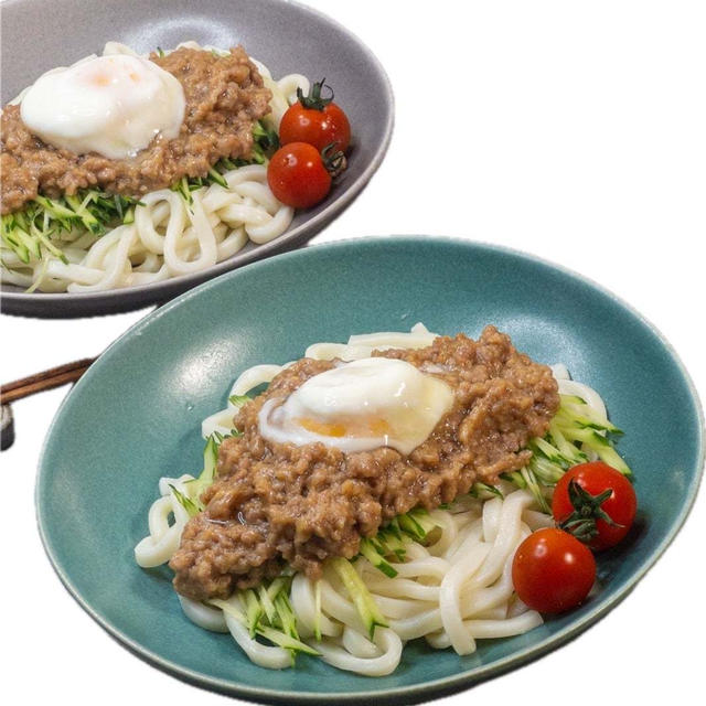 火を使わずに簡単にできる！豚そぼろ温玉冷やしうどんのレシピ