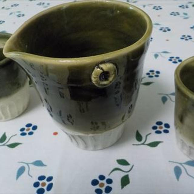 片口酒器セットとワイングラス