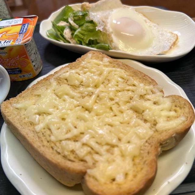6.7【お家ごはん・朝】チーズトースト❣️ﾃﾞｽ。