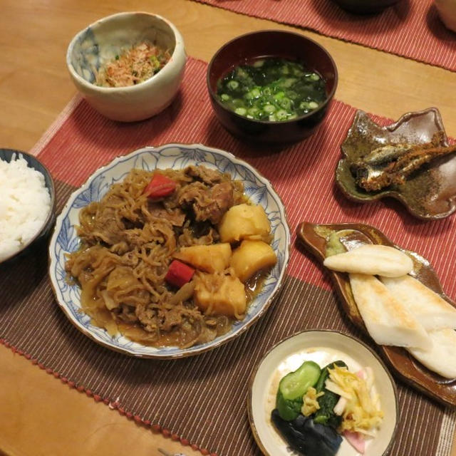 無水肉じゃがの晩ご飯　と　雨の日の梅の花♪