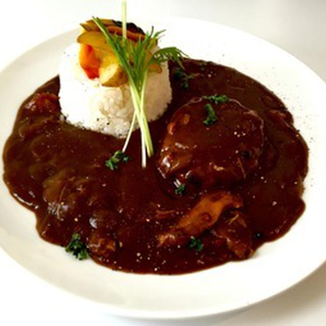 カレー煮込みハンバーグ