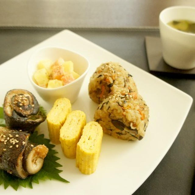 ”秋刀魚の梅しそ巻き”と”ひじき入り中華おこわ”＠ヘルシーランチ