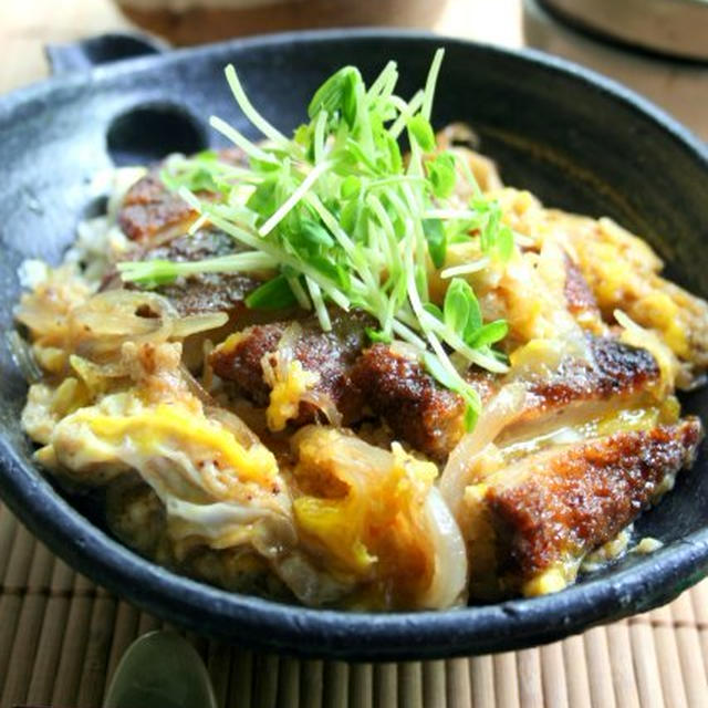 Katsu-Don (Rice Bowl with Deep-Fried Pork Cutlet and Egg)かつ丼