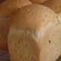 蕎麦の実と金ごまのパン・ド・ミ