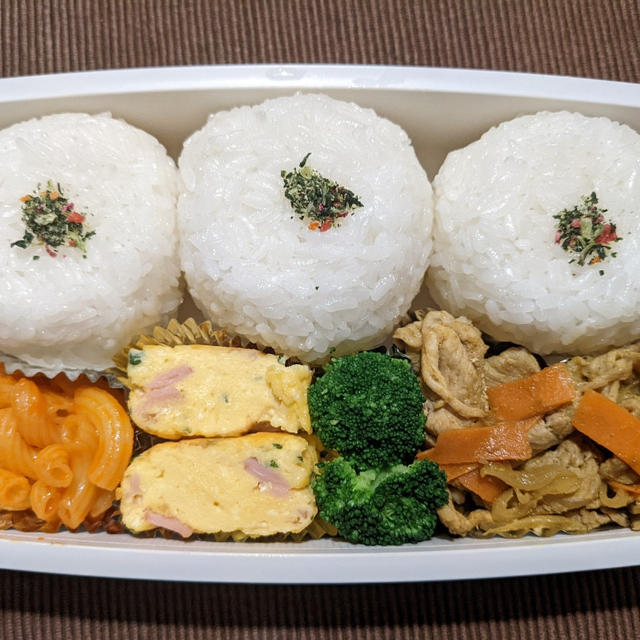 今日のお弁当　第1722号　〜生姜焼き弁当〜