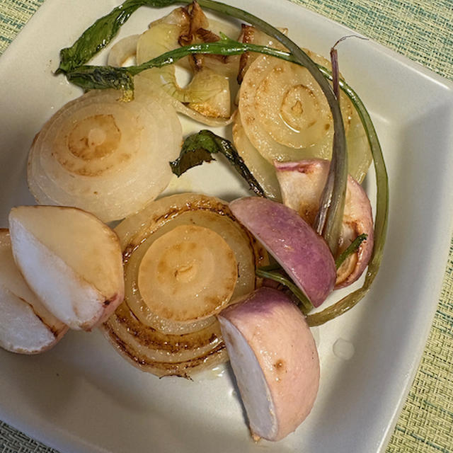 新玉ねぎ、小蕪のソテー