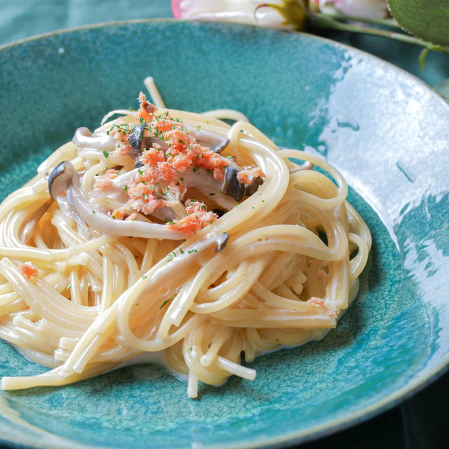 レンジで作れる！鮭としめじのクリームパスタのレシピ