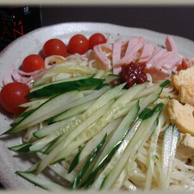 冷やし中華に博多じゃんをつけてみました！