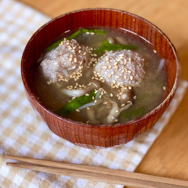 ひき肉とお豆腐で作るヘルシーでふわふわな肉団子スープ！