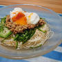 温泉卵とピーマンの納豆そうめん