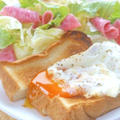 シャキッとレタスが美味しい〜！目玉焼きトーストとレタスサラダの朝ごはん。